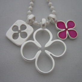 Chance Necklace - Fuchsia