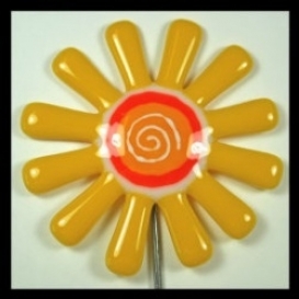 Bright Yellow Daisy Garden Stake