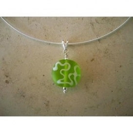 Frosted Scrollwork Pendant Necklace - Lime