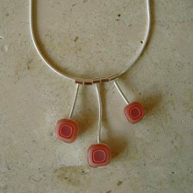 Three Stroke Necklace - Raspberry
