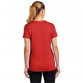 Nike CU7599 Ladies Legend Tee - University Red