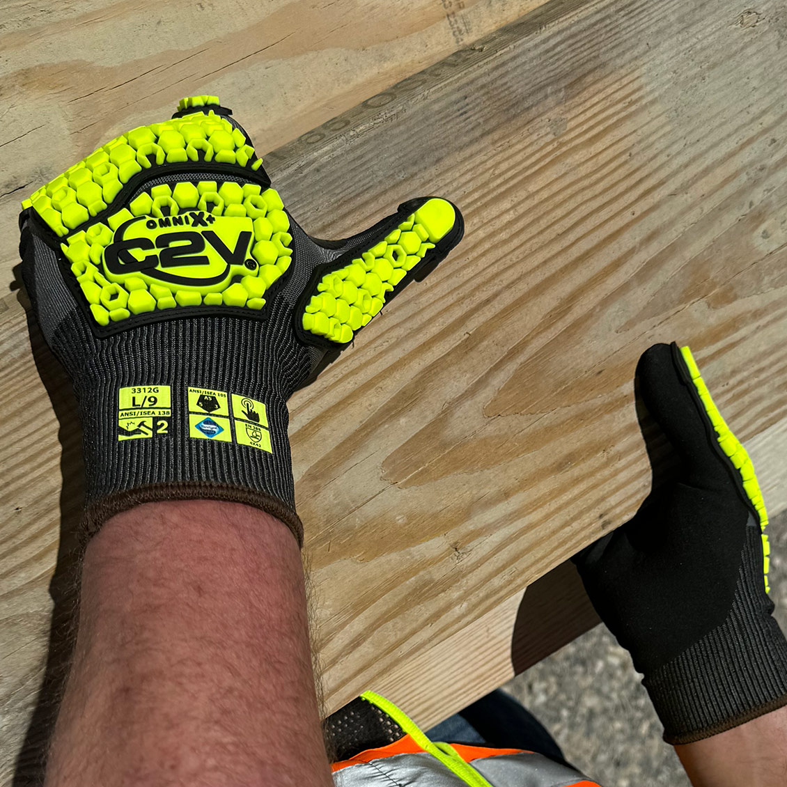C2V Omni-X+ 3312G 18-Gauge C-TRON Shell Work Gloves - Black Foam